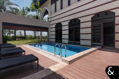 Купить виллу в The Crescent, Пальма Джумейра, Дубай: 5 спален, 413м², № 75703 - фото 5