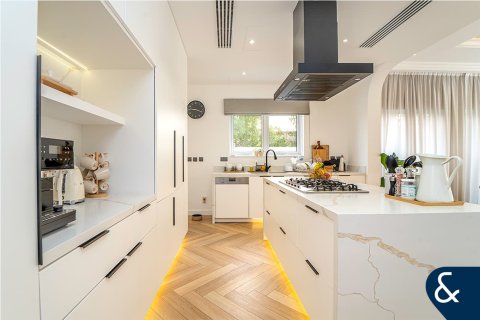 Купить виллу в Джумейра Гольф Эстейтс, Дубай: 4 спальни, 566м², № 75693 - фото 14