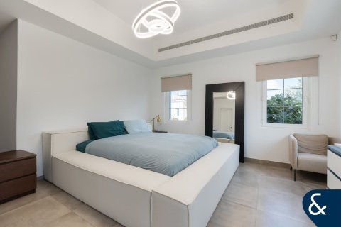 Купить виллу в Арабиан Ранчес, Дубай: 4 спальни, 846м², № 75698 - фото 12