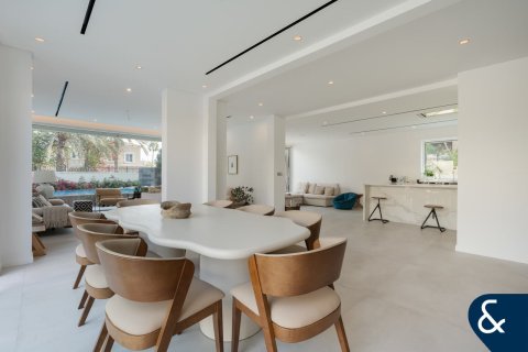 Купить виллу в Арабиан Ранчес, Дубай: 4 спальни, 846м², № 75698 - фото 4