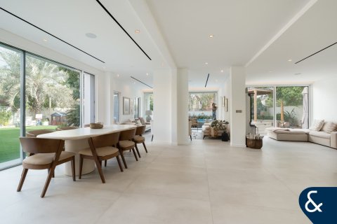 Купить виллу в Арабиан Ранчес, Дубай: 4 спальни, 846м², № 75698 - фото 3