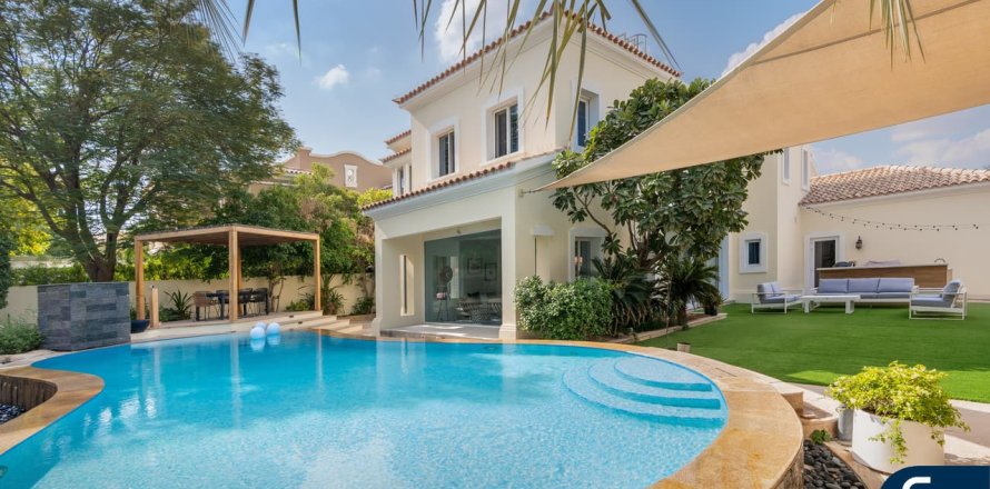 Вилла в Арабиан Ранчес, Дубай, 4 спальни, 846м², № 75698