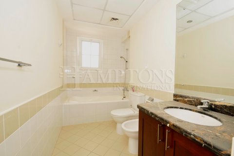 Townhouse in Arabian Ranches 2, Dubai 3 bedrooms, 226.31170800 sq.m. № 108903 - photo 10