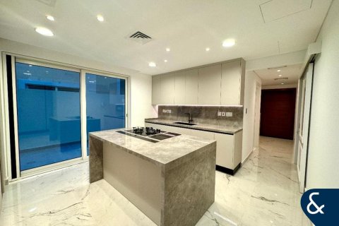 Villa in Legacy Nova Villas, Jumeirah Park, Dubai 4 bedrooms, 454 sq.m. № 74855 - photo 12