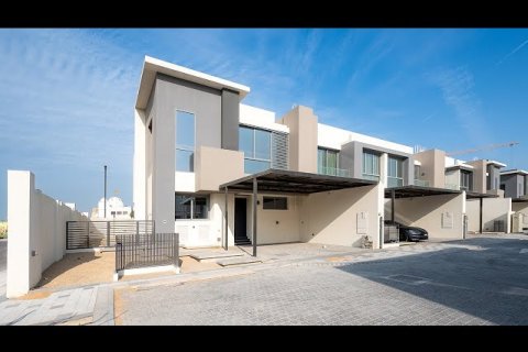 Townhouse in wasl gate, Dubai 4 bedrooms, 308 sq.m. № 56995 - photo 2