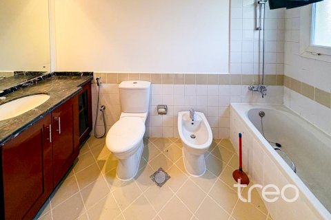 Villa en Arabian Ranches, Dubai, 2 dormitorios, 175.49 m², № 123665 - foto 10