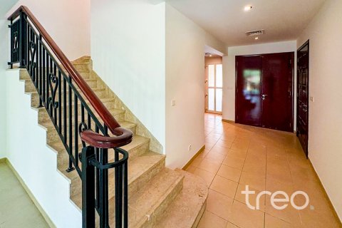 Villa en Arabian Ranches, Dubai, 2 dormitorios, 175.49 m², № 123665 - foto 4