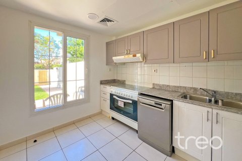 Villa in The Springs, Dubai 2 bedrooms, 270.25 sq.m. № 123662 - photo 6