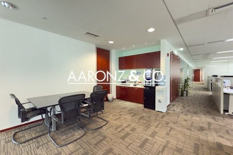 Oficina en Sheikh Zayed Road, Dubai, 557 m², № 95264 - foto 10