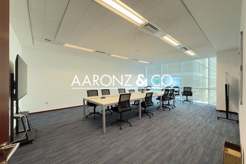 Oficina en Sheikh Zayed Road, Dubai, 557 m², № 95264 - foto 4