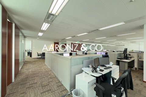 Oficina en Sheikh Zayed Road, Dubai, 557 m², № 95264 - foto 3