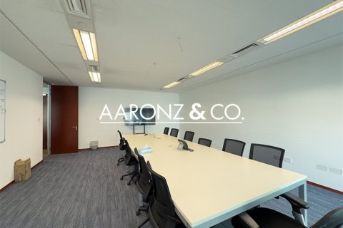 Oficina en Sheikh Zayed Road, Dubai, 557 m², № 95264 - foto 5