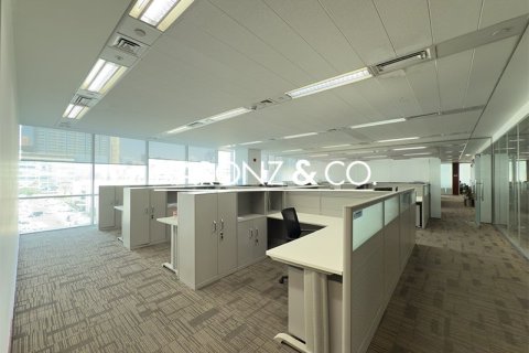 Oficina en Sheikh Zayed Road, Dubai, 557 m², № 95264 - foto 7