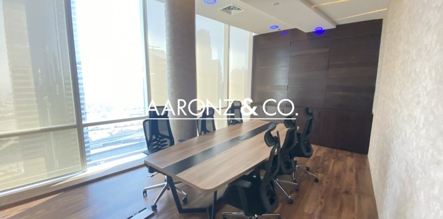 Office in Business Bay, Dubai 90 sq.m. № 95257