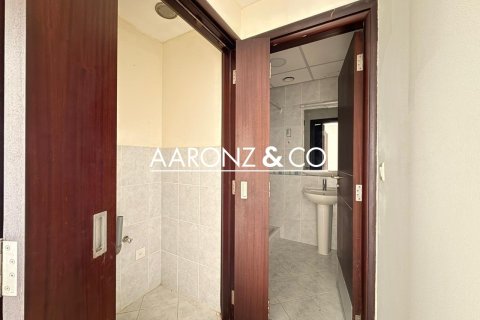 Снять в аренду квартиру в Джумейра Лейк Тауэрс, Дубай: 2 спальни, 110м², № 95263 - фото 13