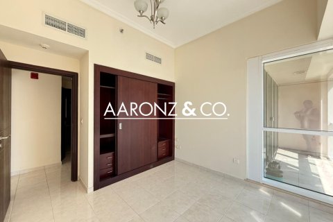 Снять в аренду квартиру в Джумейра Лейк Тауэрс, Дубай: 2 спальни, 110м², № 95263 - фото 8