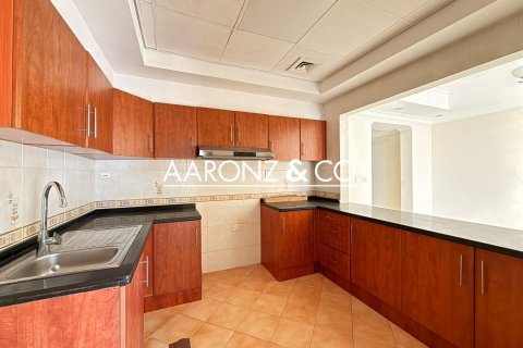 Снять в аренду квартиру в Джумейра Лейк Тауэрс, Дубай: 2 спальни, 110м², № 95263 - фото 11