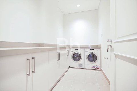 Villa en Mohammed Bin Rashid City, Dubai, 5 dormitorios, 701 m², № 24415 - foto 3