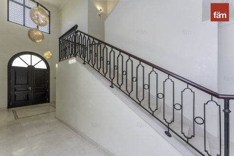 Villa en Palm Jumeirah, Dubai, 4 dormitorios, 657.7 m², № 12052 - foto 8