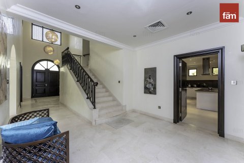 Villa en Palm Jumeirah, Dubai, 4 dormitorios, 657.7 m², № 12052 - foto 9