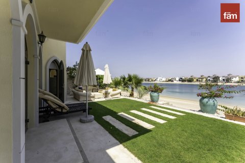 Villa en Palm Jumeirah, Dubai, 4 dormitorios, 657.7 m², № 12052 - foto 5
