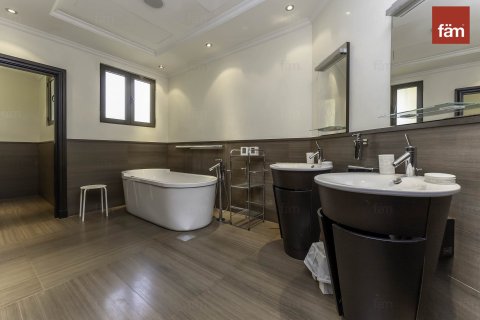 Villa en Palm Jumeirah, Dubai, 4 dormitorios, 657.7 m², № 12052 - foto 14