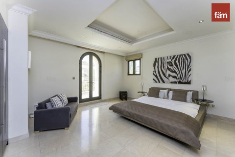 Villa en Palm Jumeirah, Dubai, 4 dormitorios, 657.7 m², № 12052 - foto 16