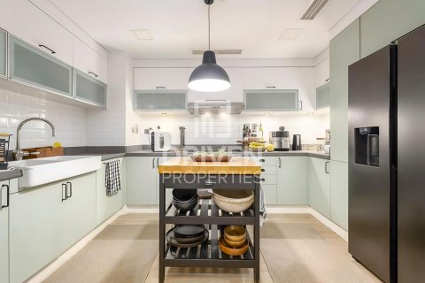 Townhouse in Marina Residences, Palm Jumeirah, Dubai 2 bedrooms, 376 sq.m. № 66502 - photo 10