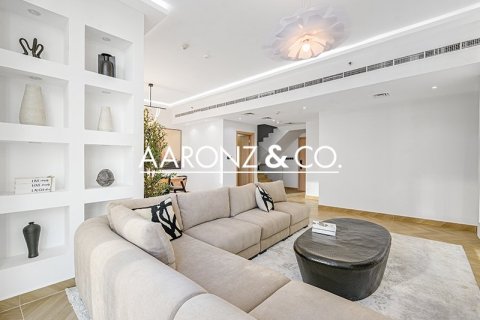 Apartamento en Dorra Bay, Dubai Marina, Dubai, 3 dormitorios, 195 m², № 96077 - foto 4