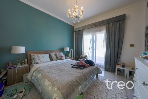 Villa in Meadows, Dubai 4 bedrooms, 387.41 sq.m. № 139818 - photo 15