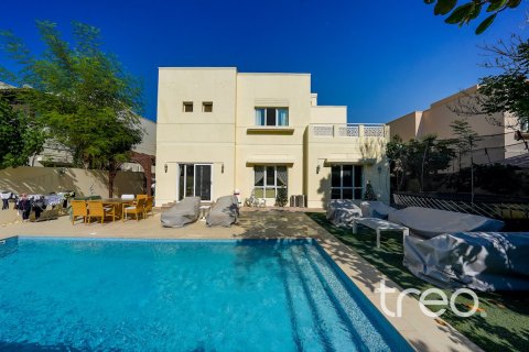 Villa in Meadows, Dubai 4 bedrooms, 387.41 sq.m. № 139818 - photo 9