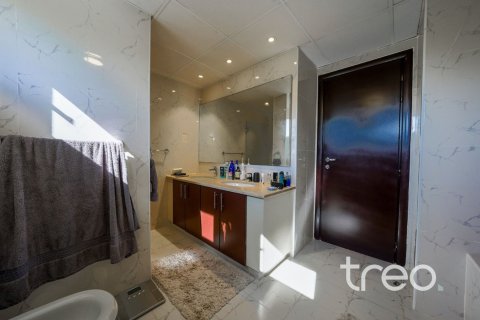Villa in Meadows, Dubai 4 bedrooms, 387.41 sq.m. № 139818 - photo 12