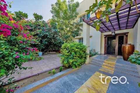 Villa in Meadows, Dubai 4 bedrooms, 387.41 sq.m. № 139818 - photo 18