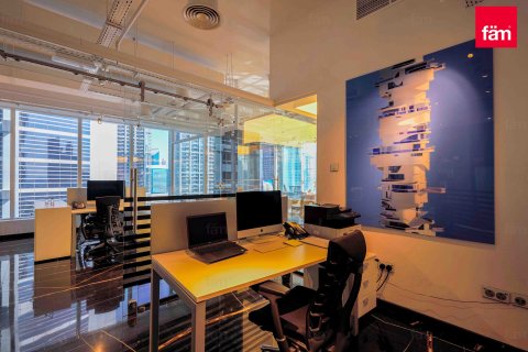 Oficina en Business Bay, Dubai, 155.6 m², № 55789 - foto 11