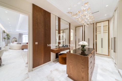 Villa in Pearl Jumeirah, Jumeirah, Dubai 7 bedrooms, 1579 sq.m. № 72659 - photo 15