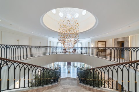Villa in Pearl Jumeirah, Jumeirah, Dubai 7 bedrooms, 1579 sq.m. № 72659 - photo 12