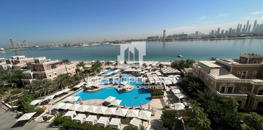Apartment in Palm Jumeirah, Dubai 3 bedrooms, 220 sq.m. № 72656