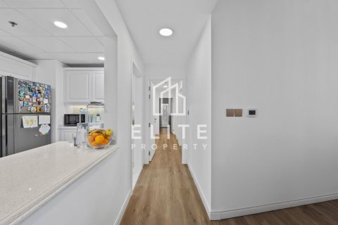 Apartment in Shams, Jumeirah Beach Residence, Dubai 3 bedrooms, 173 sq.m. № 121434 - photo 18