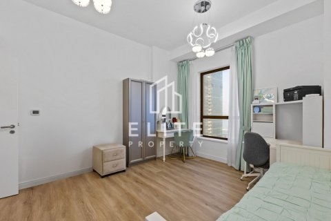 Apartment in Shams, Jumeirah Beach Residence, Dubai 3 bedrooms, 173 sq.m. № 121434 - photo 28