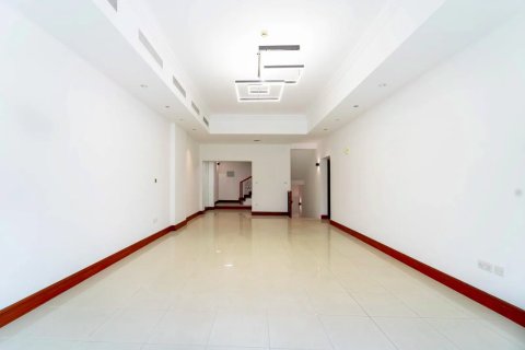 Apartment in Palm Jumeirah, Dubai 3 bedrooms, 344 sq.m. № 120373 - photo 2