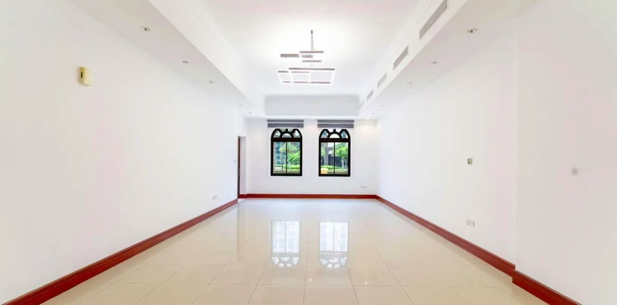 Apartment in Palm Jumeirah, Dubai 3 bedrooms, 344 sq.m. № 120373