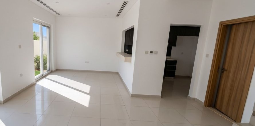 Townhouse in Dubai 2 bedrooms, 160.1 sq.m. № 139259