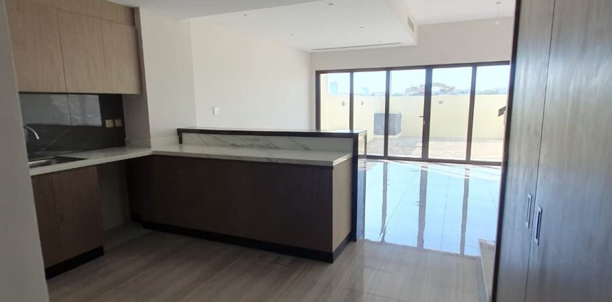 Adosado en Dubai, 4 dormitorios, 180 m², № 139258