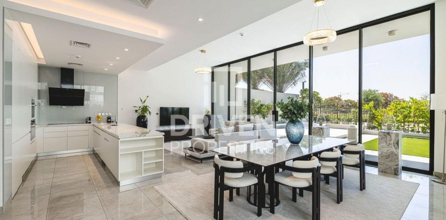 Townhouse in District One, Mohammed Bin Rashid City, Dubai 4 bedrooms, 360.19 sq.m. № 128310