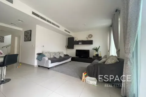 Villa in Dubai Hills Estate, Dubai 4 bedrooms, 230 sq.m. № 122927 - photo 4