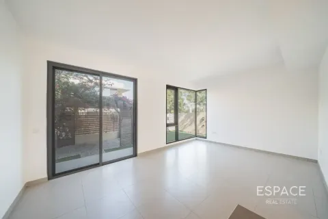 Villa in Dubai Hills Estate, Dubai 4 bedrooms, 230 sq.m. № 122925 - photo 2