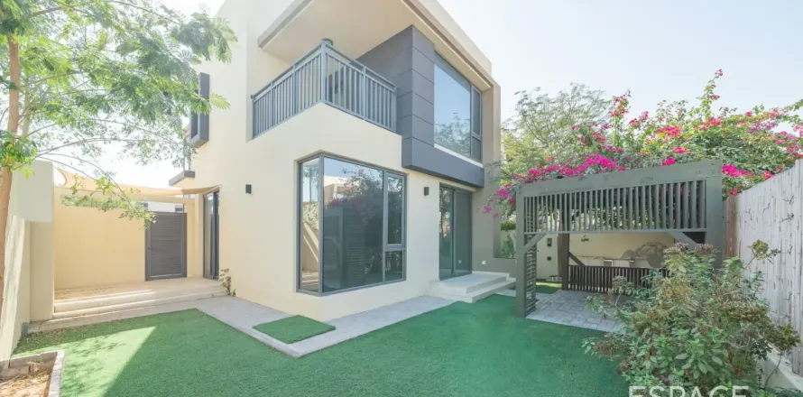 Villa in Dubai Hills Estate, Dubai 4 bedrooms, 230 sq.m. № 122925