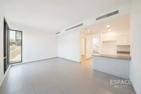 Villa in Dubai Hills Estate, Dubai 4 bedrooms, 230 sq.m. № 122925 - photo 3