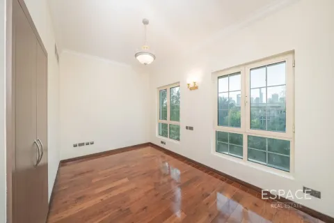 Villa à Jumeirah Islands, Dubai, 5 chambres, 604 m², № 122926 - photo 7