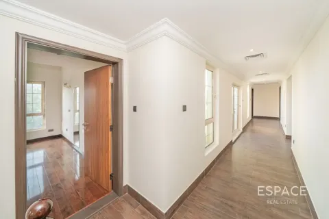 Villa à Jumeirah Islands, Dubai, 5 chambres, 604 m², № 122926 - photo 9
